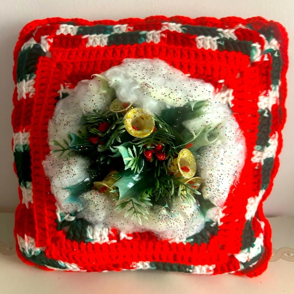 Vintage 3D crocheted pillow cushion Christmas 70’s holiday decor granny square